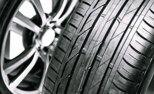 觀察汽車輪胎的變化,減少爆胎的出現(xiàn)